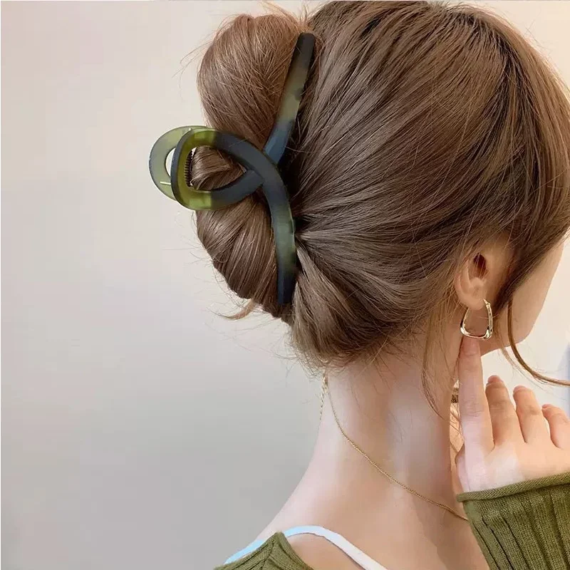 

Korean Style Green Hair Claw Scrub Barrettes Elegant Hairpin Resin Hair Clip Crab Women's Gig Clips Claws Girl Hair Accessories