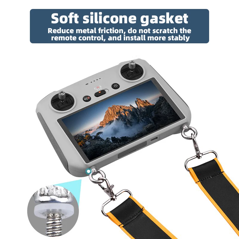Utilisateur portant la sangle large pour télécommande de drone, mains libres