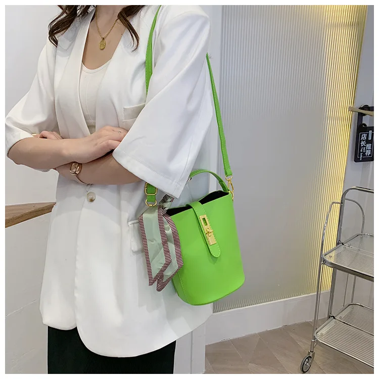 2022 Summer Designer Bag Female Fashionable Purses And Handbags Women Luxury Crossbody Shoulder Hasp Casual Bucket Bags