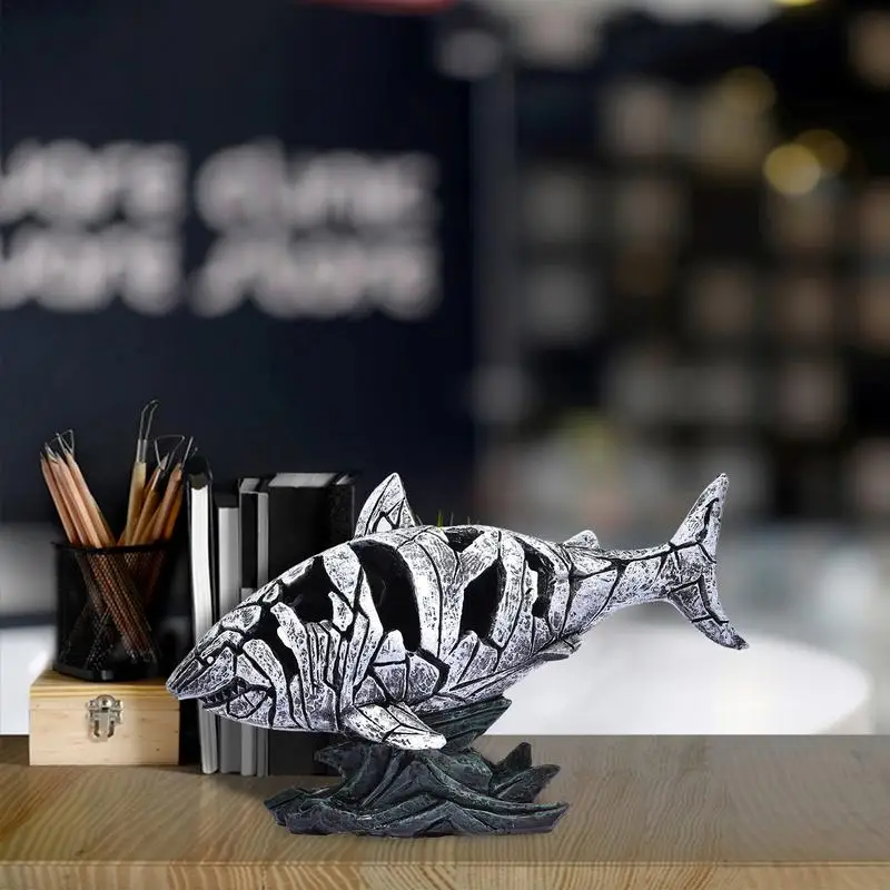 

Resin Shark Statue Creative Cracked Animal Sculpture Figurine Art Crafts Ornament For Home Bedroom Office Desktop Decoration