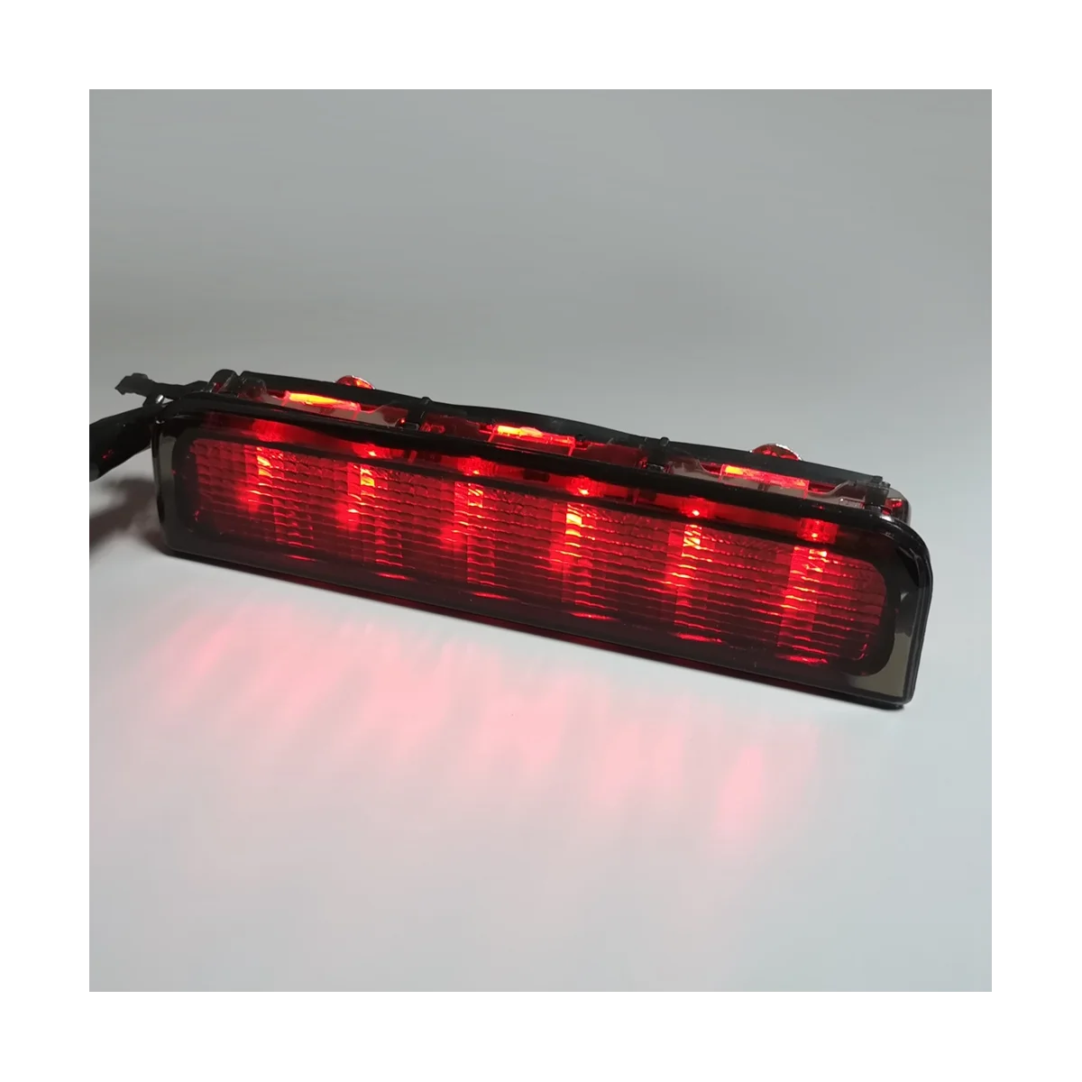 2 k0945087c przydymiony czarny wysoko montowane LED z tylnym trzecie światło hamowania lampka sygnalizacyjna do VW Caddy MK3 2001-2016