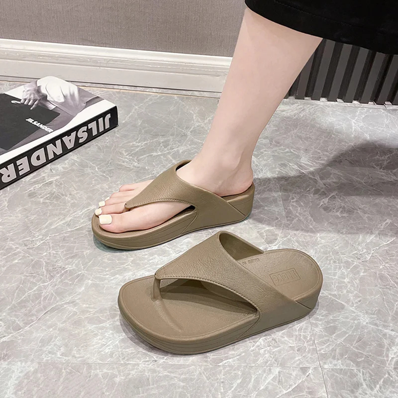여성 여름 캐주얼 미끄럼 방지 방수 실내 겉옷 증가 해변 플립 플롭 부드러운 바닥 클립 온 슬리퍼