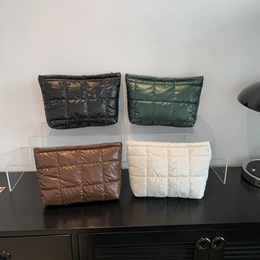 Women Makeup Bag Padded Quilted Makeup Storage Bag Large Capacity Makeup Organizer Bag Solid Color Travel Cosmetic Bag