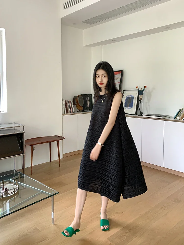 Pleated Women's Dresses | Plus Size Knee Length Dress With Natural Waistline And Folded Fabric