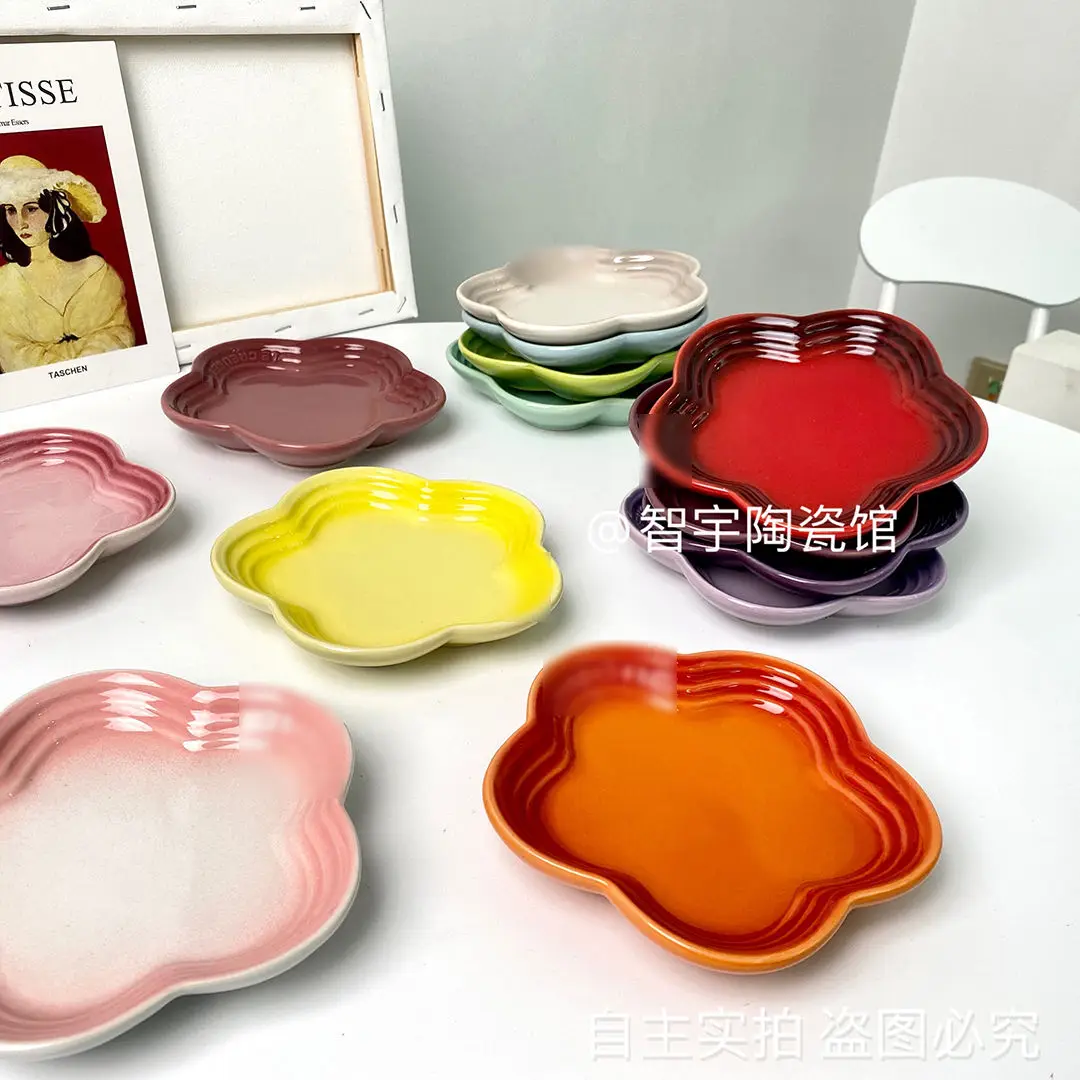 Plum Blossom Small Plate Cat Bowl Pet Plate Sauce Flower Shaped Pet Gradient Bone Spitting Tableware Plum Blossom Dish dining dish