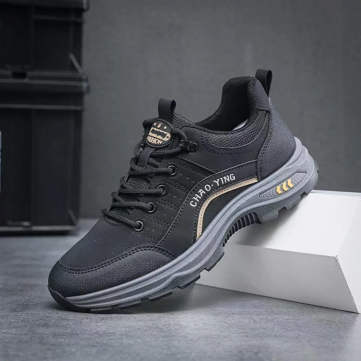 ربيع 2025 أحذية رجالية عصرية للرياضات الخارجية كاجوال مضادة للانزلاق ومقاومة للاهتراء لتسلق الجبال أحذية عمل مريحة متعددة الاستخدامات...