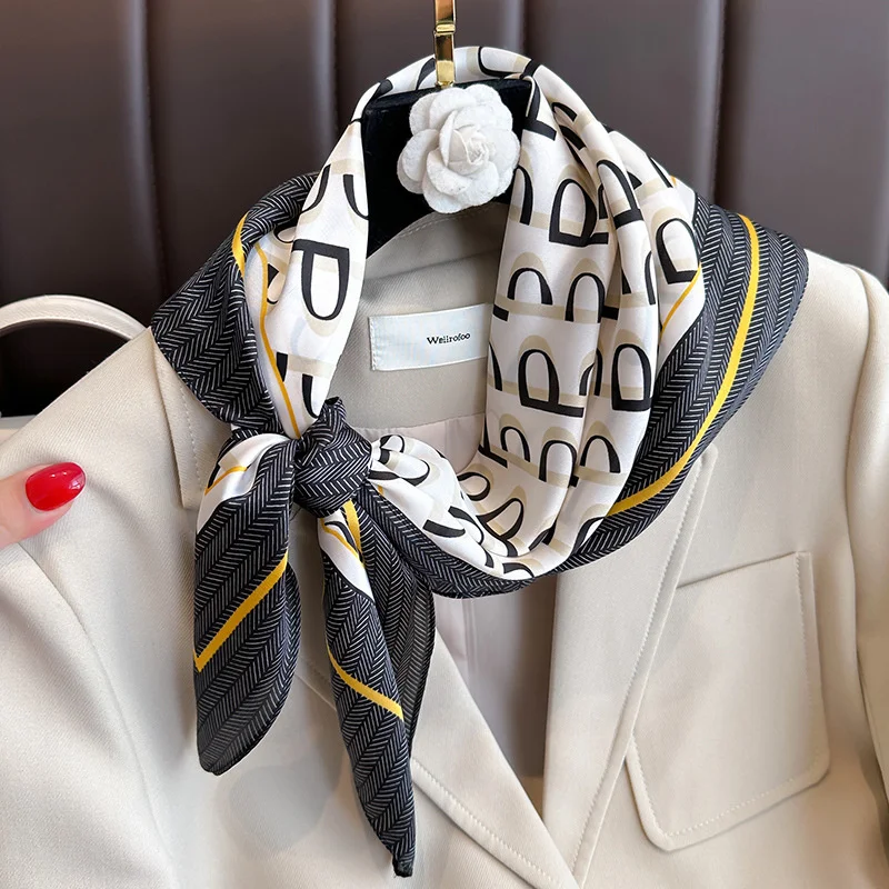 70X70CM Small Scarf Fashion Silk Scarves Four Seasons Square Kerchief Luxury Leopard Print Bandannas Popular Sunscreen Headcloth 5