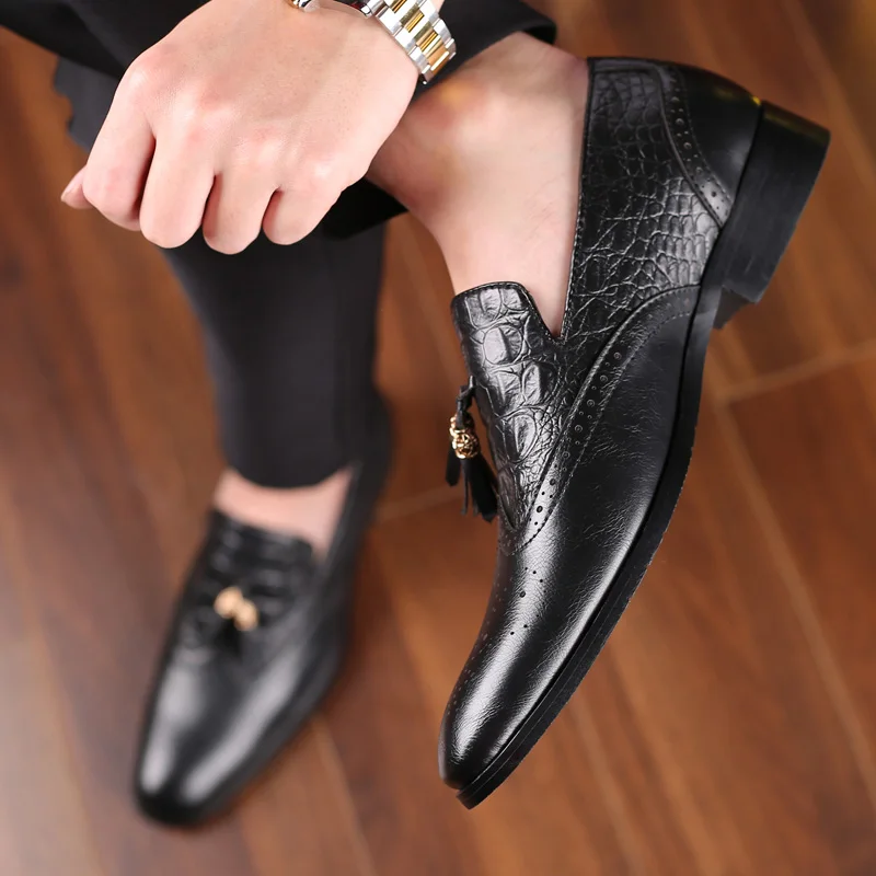 

Men Brogue Retro Dress Shoes High Quality Business Leather Slip On Footwear Tassel Formal Shoes for Wedding Party Big size 48