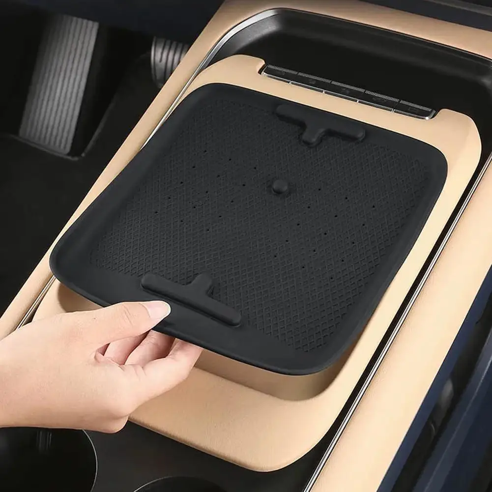For DONGFENG Voyah Free 2024 Silicone Anti-Skid Pad Car Phone Wireless Charging Pad Model3 Non-Slip Mat Auto Accesso