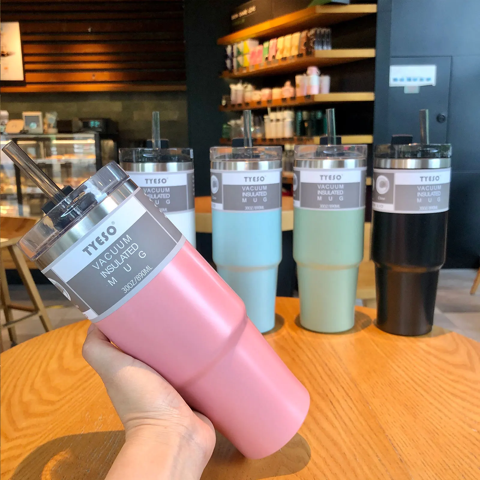Bouteille de voyage à large ouverture de 946 ml (32 oz) avec bouchon à paille Flex | Hydro Flask
