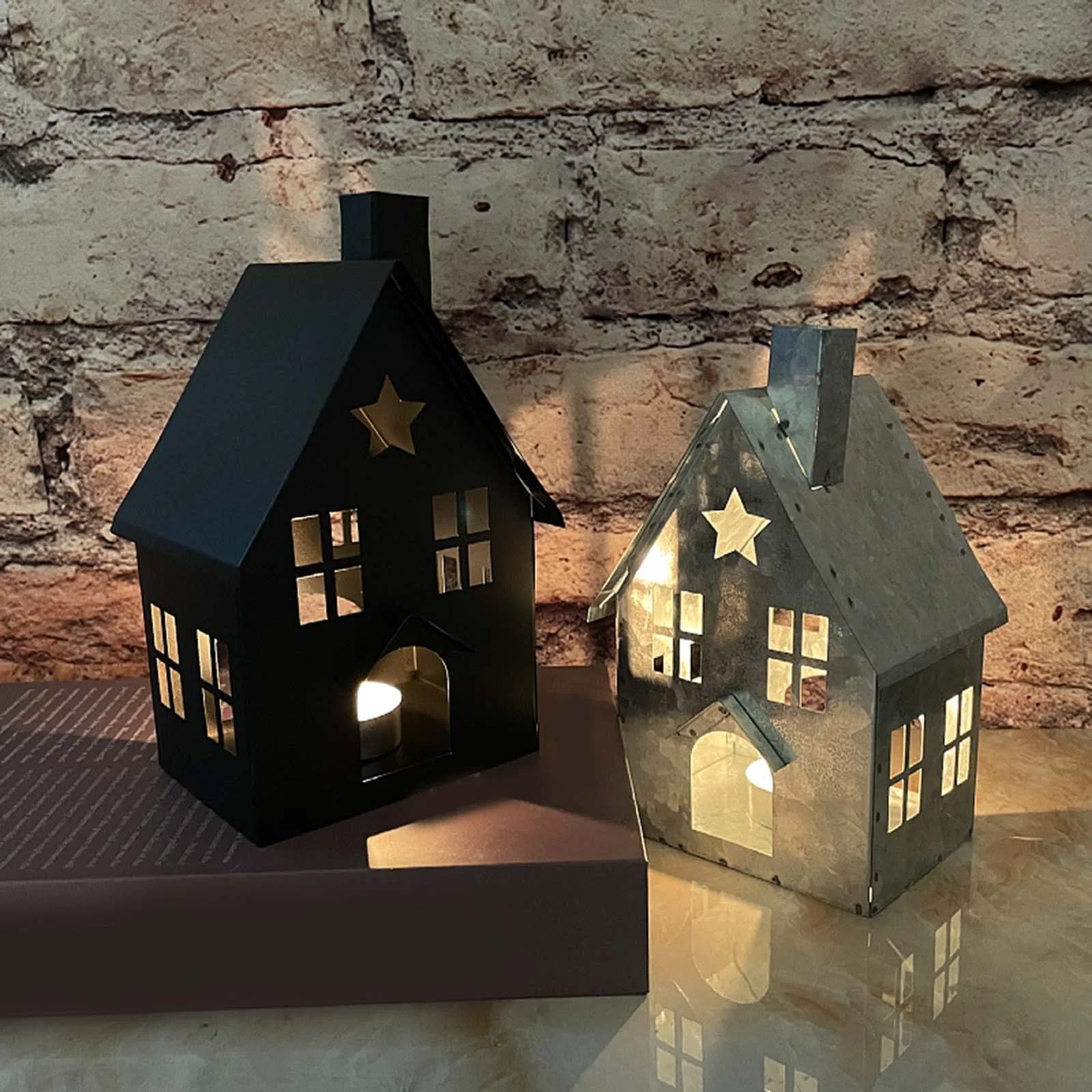 

1pc Iron Candle Holder Hollowed Out Small House Candlestick Home Bedroom Warm Decoration Ornaments Desktop Ornament