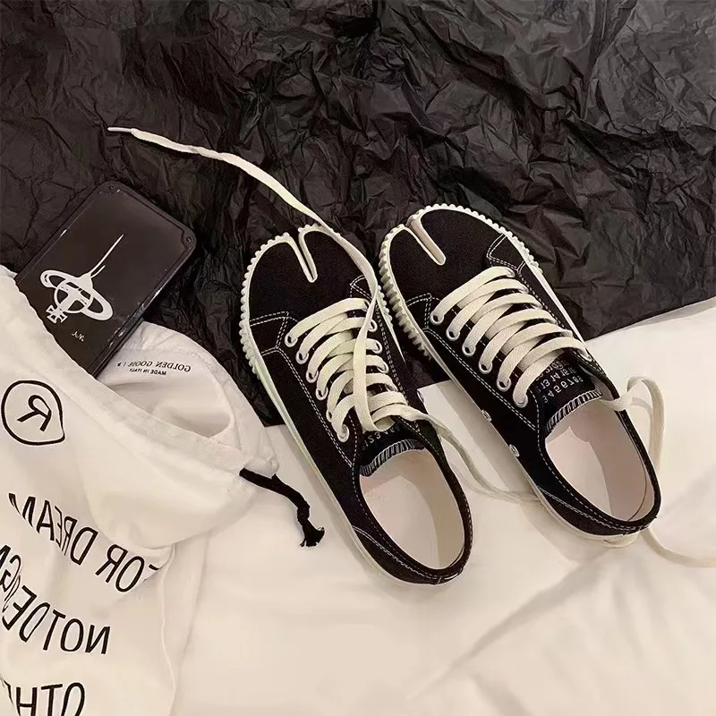 2026 New Women Canvas Shoe Fashion Japanese Style Split Toe Casual Shoes for Woman Comfort Sneakers Designer Shoes Zapatos Mujer 3