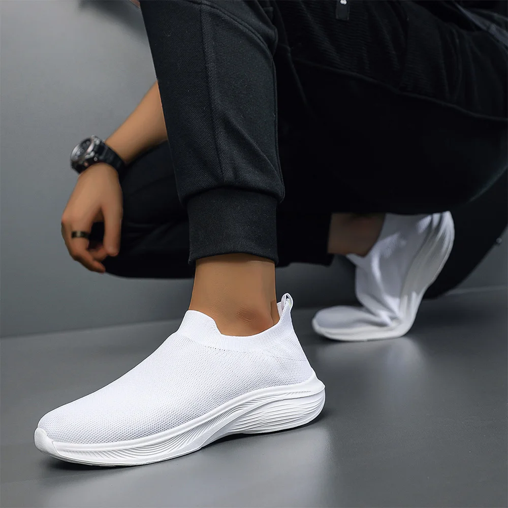 W001 Unisex Soft-Soled Non-Slip Running Shoes for Men and Women, Lightweight Loafers, Black and White Casual Sports Shoes, Campus Casual Style Four-Season Fly-Knit Sports Shoes 6