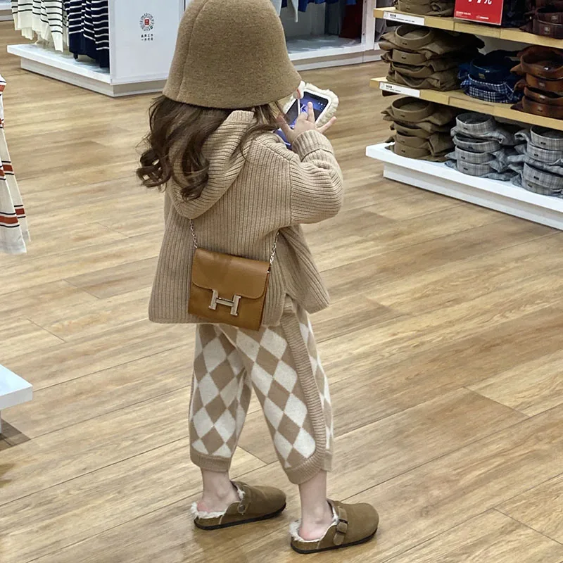 

2023 Girls' Sweater Checkered Nine Piece Pants Woolen Hat Three Piece Set 8-14