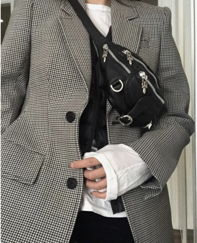 2024 Trendy New Head Layer Pelle bovina Croce Spada Pettorale, Alla moda Cento marsupi da uomo e da donna_voghion.com