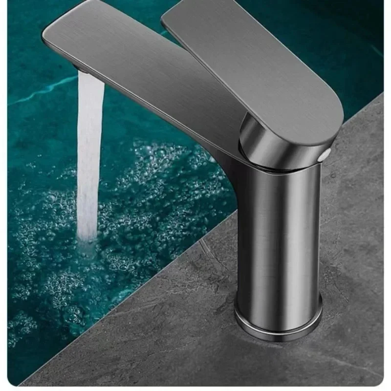 304 Stainless Steel Bathroom Faucet Simple Design Bathroom Sink Faucet Hot and Cold Water Outlet Kitchen Faucet