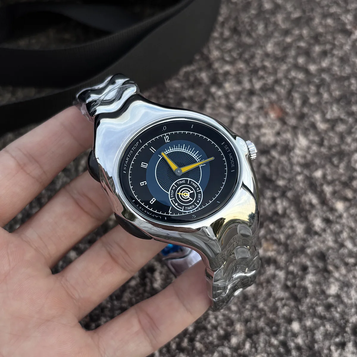 Y2K Alien Oval Quartz Watch Twisted Irregular Futuristic Retro Streetwear