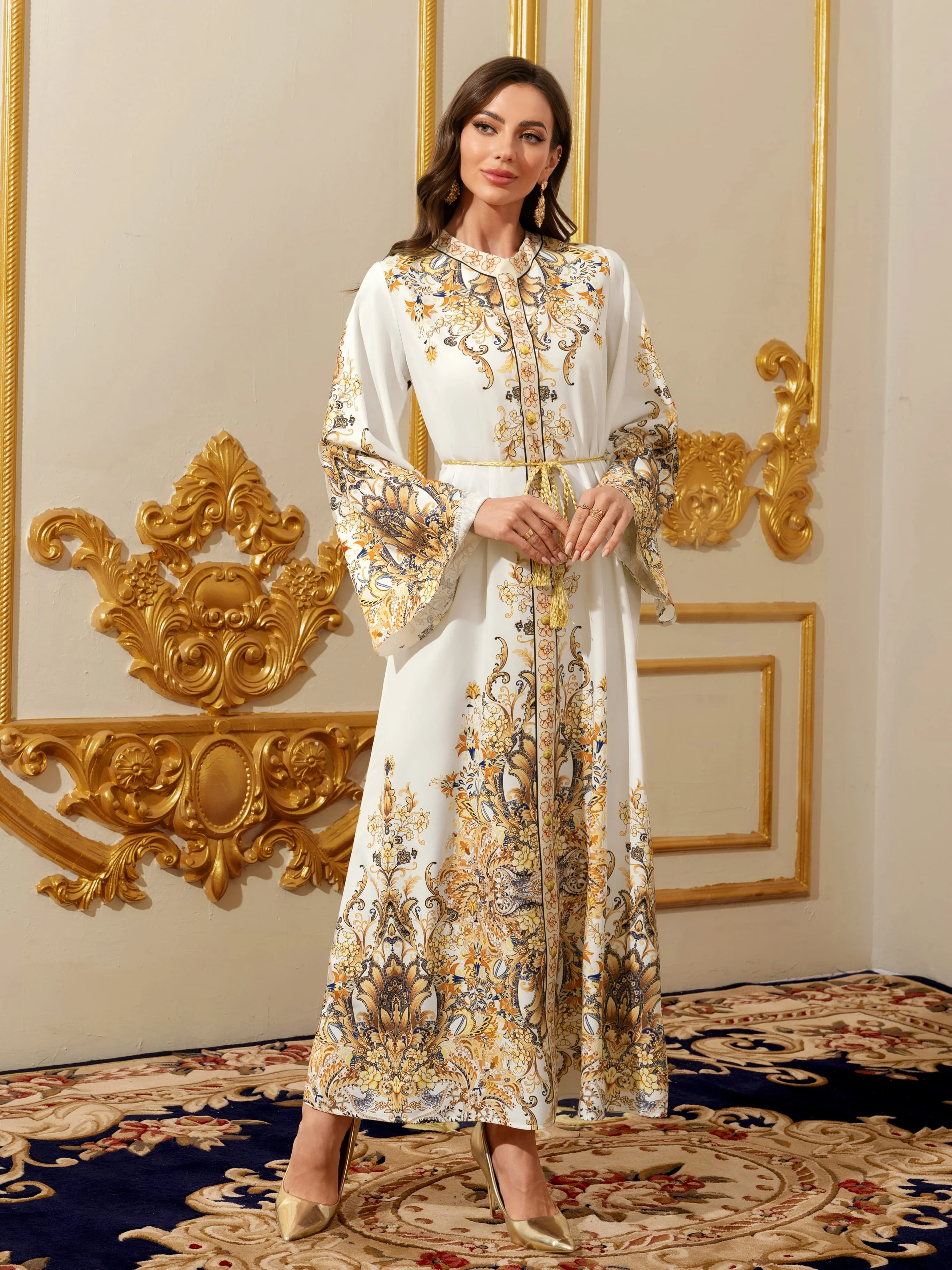 فستان ماكسي متواضع في الشرق الأوسط - عباية قفطان م...