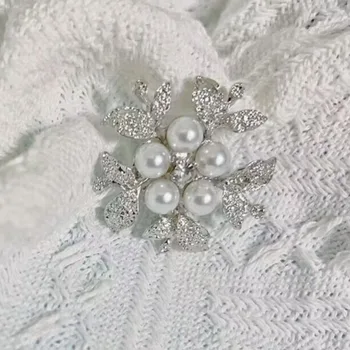 New Bridal Wedding Accessories Simulated Pearl Rhinestones Flower Brooches Women Elegant Fashion Brooch Pins New Jewelry Brooche 2