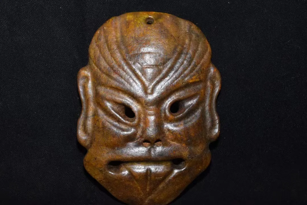 

Старинные инструменты для камня Железный метеорит примитивные маленькие украшения на Фейсбуке хуншанская культура от 4000 до 3000 BC