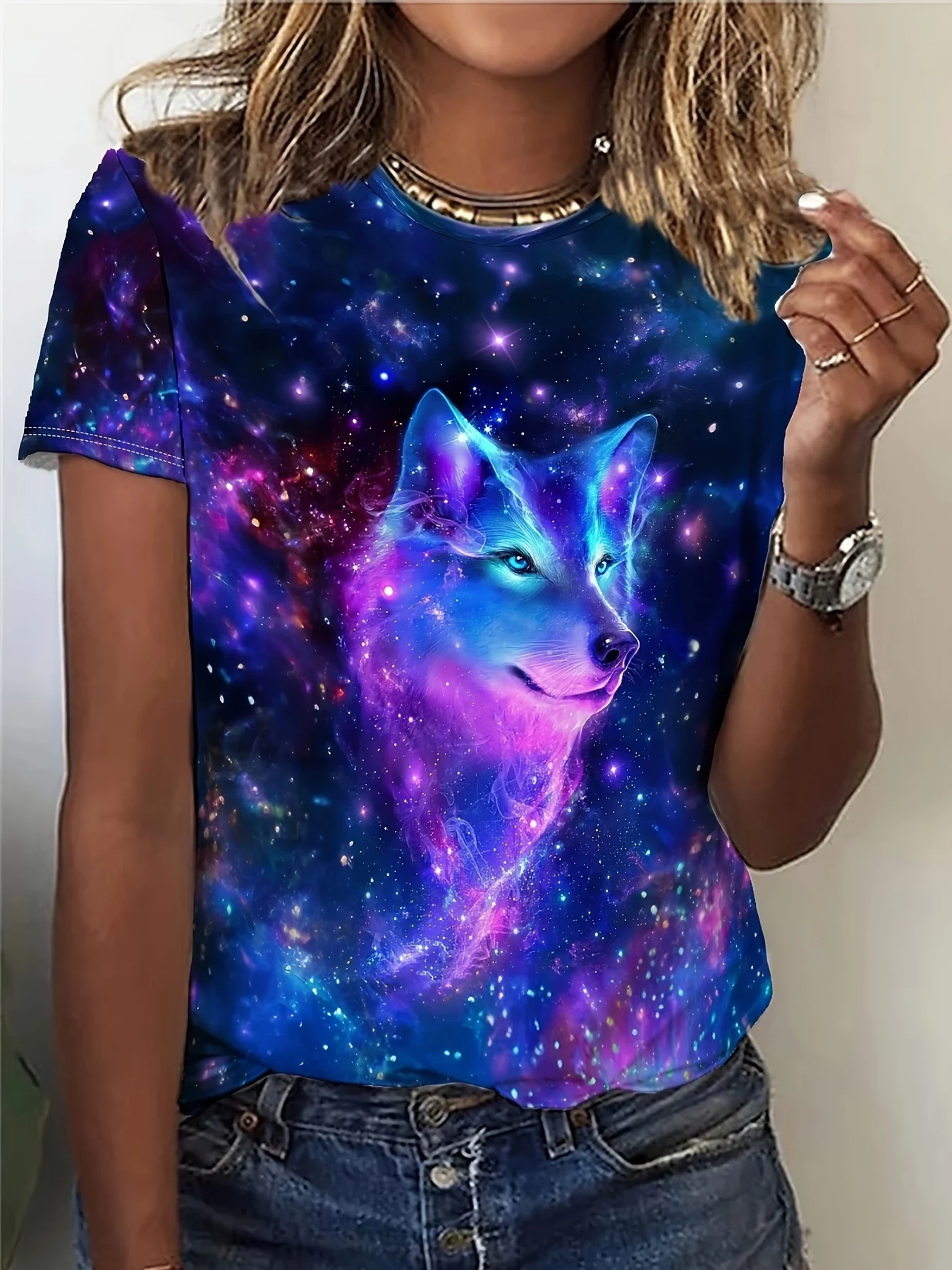 Deep Blue Damen-T-Shirt – Cosmic Wolf Galaxy Grafik, mystisches Sternentier-Design für