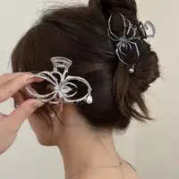 Women's Y2K Sweet Personalized Hair Clip Rhinestone Imitation Pearl Alloy Metal Skull Spider Claw Design for Daily Use 2