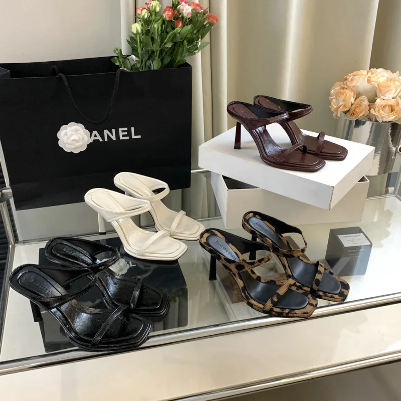 Шлепанцы leopa женские резиновые, низкие тапочки, модные мюли на тонком каблуке, Гавайские Роскошные туфли леопардового цвета, в римском стиле, 2024