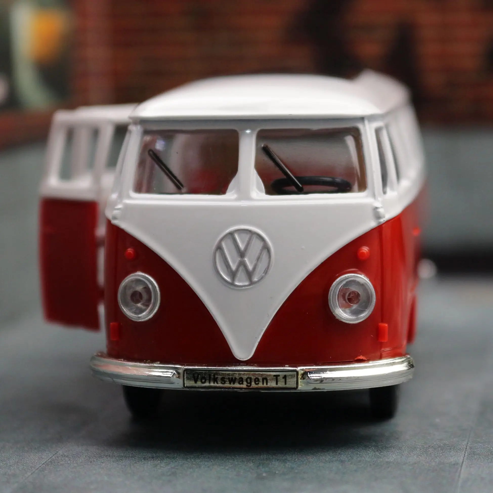 Volkswagen VW T1 Bus 3D Lichtslingers 3m, 20 x LED - VW Logo/Wit Inkopen via de online groothandel Volkswagen VW T1 Bus 3D Lichtslingers 3m, 20 x LED - VW Logo/Wit Inkopen via de online groothandel