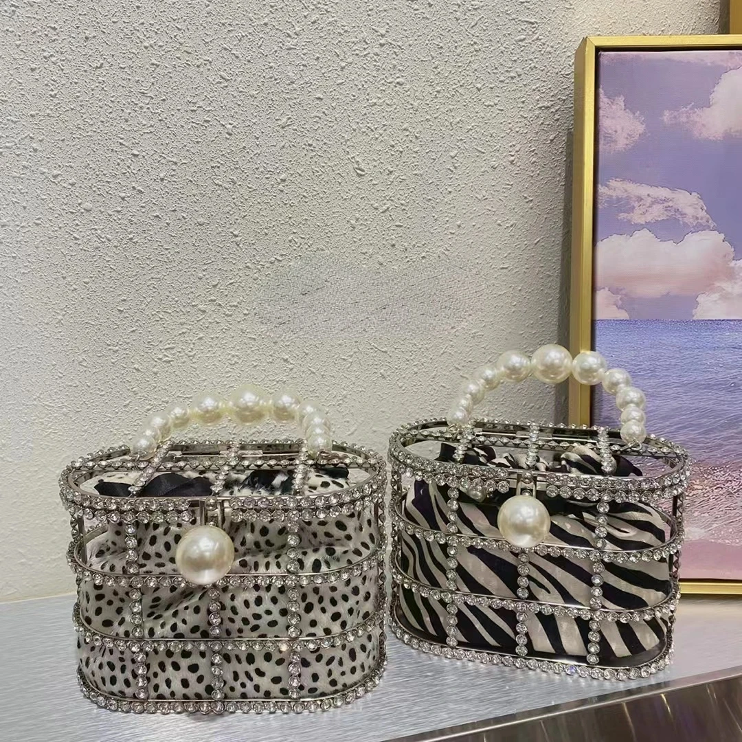 

Flower Pearl Women Clutches Evening Bags Rhinestone 2023 Luxury Ladies Diamond Gold Clutch Purse Wedding Party Metal Handbags