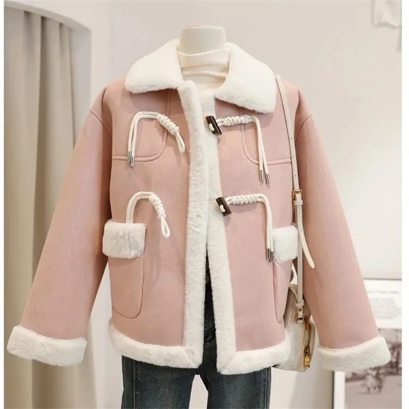 

2023 Winter New Fashion Cow Horn Button Motorcycle Outwear Women Thickened and Warm Lamb Wool Imitation Fur Integrated Coat Lady