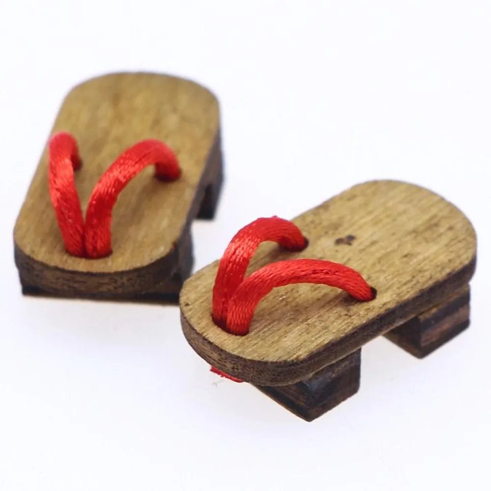 1 Pair 1:12 Dollhouse Miniature Herringbone Wooden Slippers Mini BJD Doll Dollhouse Clogs Anime Simulated BJD Doll Shoes