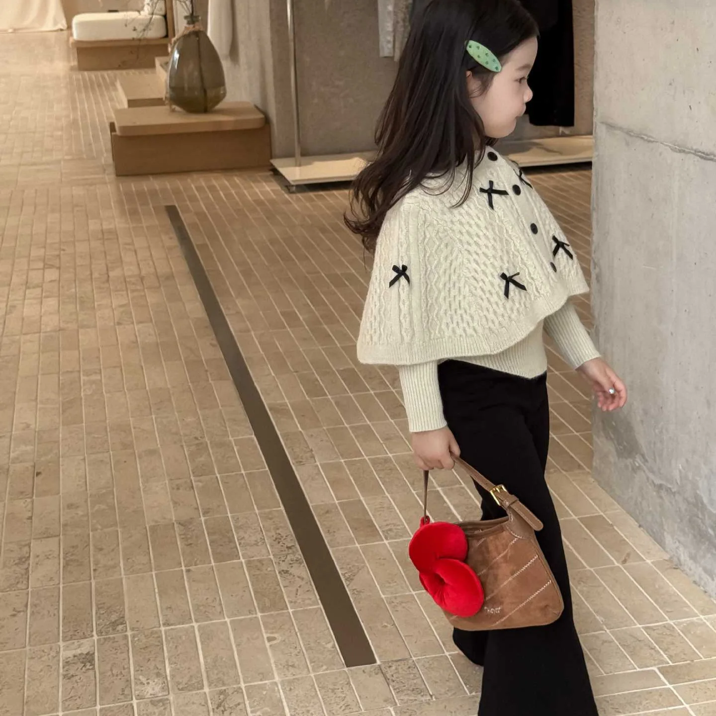 2025 خريف جديد ملابس الأطفال ملابس الأطفال الكورية الفتيات الرجعية القوس سترة كيب سترة قطعتين مجموعة