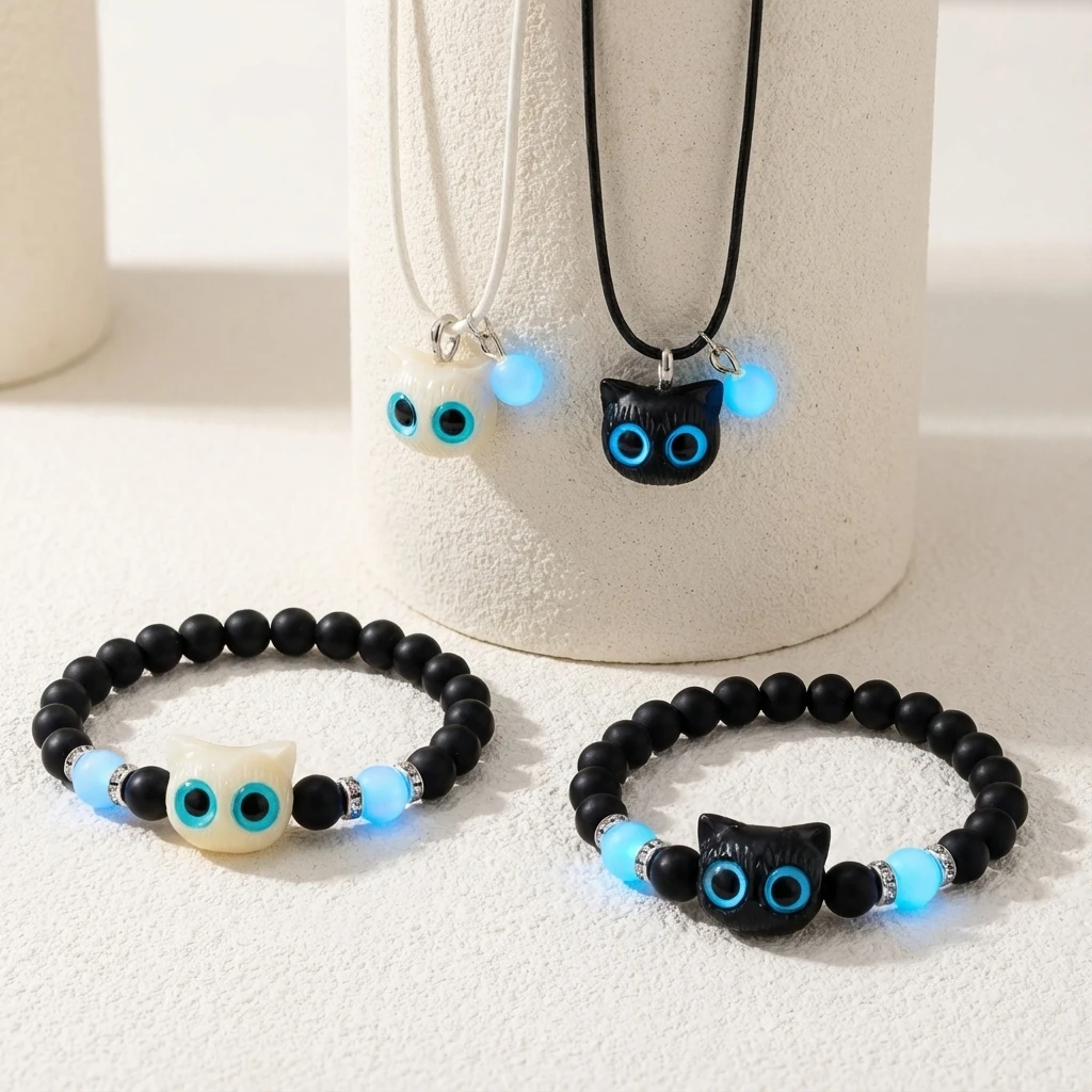 Leuchtende schwarze Katze-Anhänger-Armbänder für Damen und Herren, niedliches Cartoon-Harz, großes Auge, Kätzchen-Anhänger, Halskette, modischer Paar-Schmuck