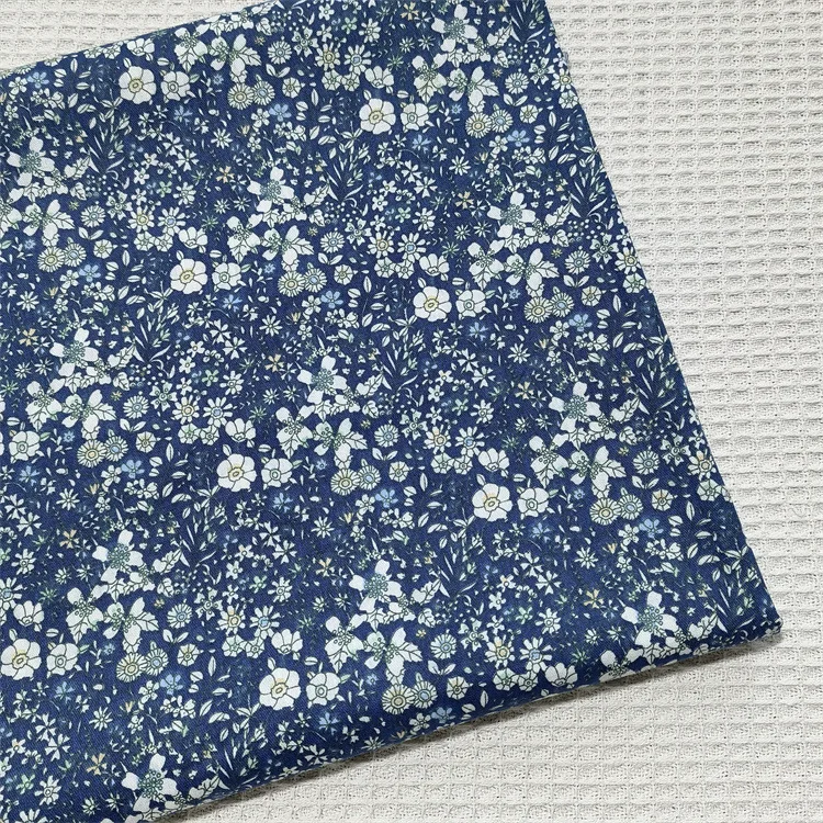 Luxurious Pure Cotton Twill Fabric with Floral Design - Perfect for Crafting Quilts and Baby Bedding