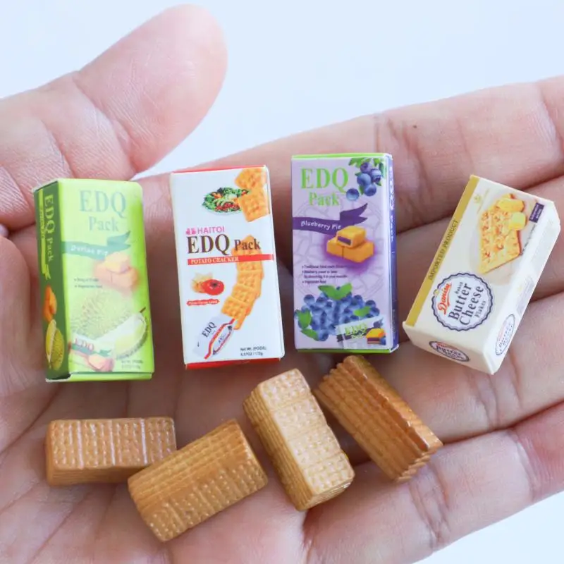 8PCS Dollhouse Miniature Cute Biscuit Cookies Model Pretend Food for 1/6 Blyth BJD Doll Kitchen Toys