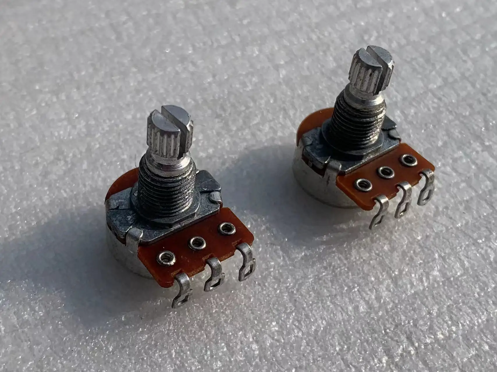 Professional Mini Alpha Potentiometers Pots Short Split Shaft 500K Volume & Tone For Electric Guitars and Bass Accessories Stock