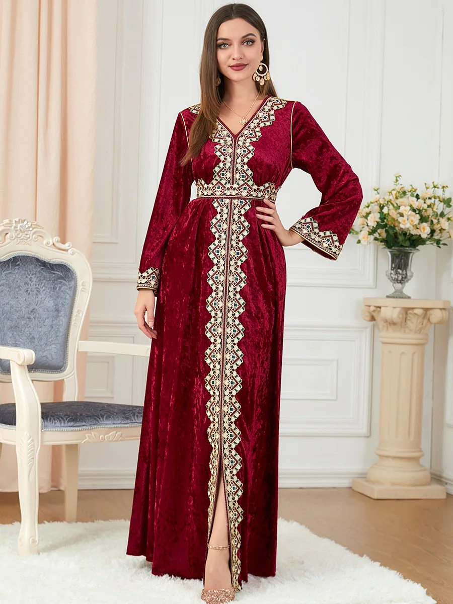 Velvet Muslim Dress Women Abaya Embroidery Morocco Party Dress Winter Thicken Split Abayas Kaftan Islam Turkey Arabic Long Robe