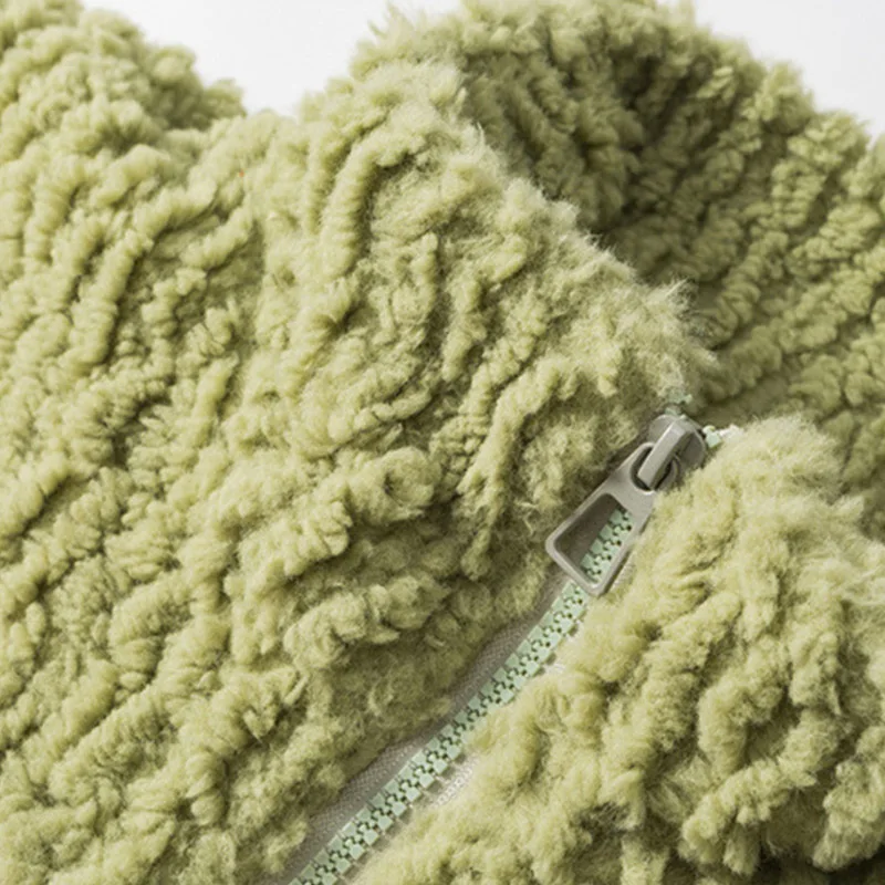 Рисунок 6 - Новинка 2024, пальто с вышивкой и воротником-стойкой