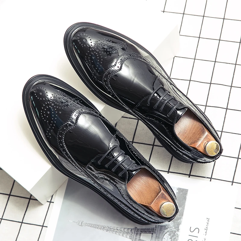 

Korean style men's fashion party nightclub dress patent leather brogue shoes lace-up derby shoe carved bullock sneakers zapatos