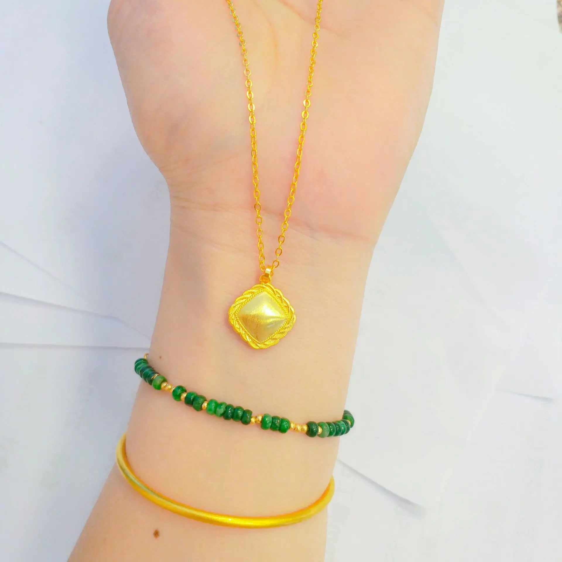 9999 24K real gold lace square set chain clavicle chain Women's fashion advanced sense of light luxury round pendant necklace
