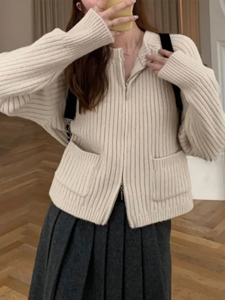

2023 Knitwear Women Pocket Cardigan Coat Temperament Vintage Sueter O Neck Zipper Pull Femme Casual Cropped Ribbed Sweater Tops