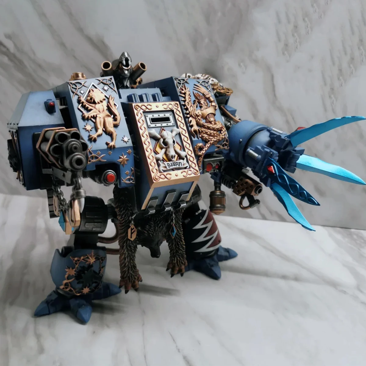 JOYTOY Warhammer 40K Space Wolves Bjorn the Fell-Handed Фигурка 20