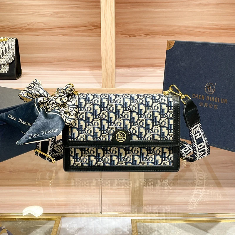 

DL 2023 New letter jacquard small square bag Fashion trend Single shoulder crossbody small square bag all-in-one lightweight bag