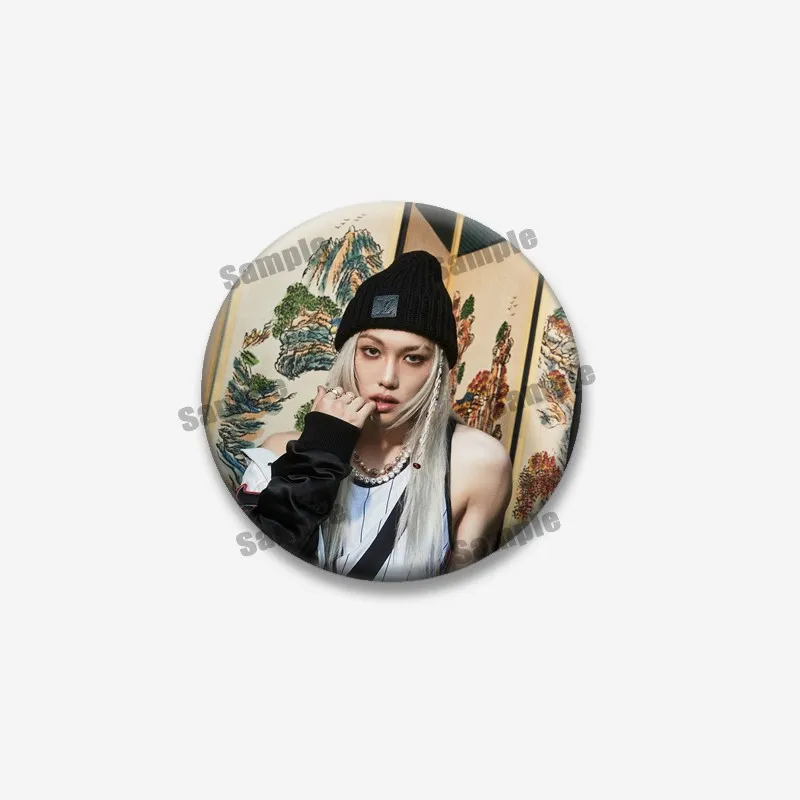 Kpop Boys Band SK Münze Abzeichen auf Tasche Kleidung Hut Zubehör Kreativität Idol Felix Bang Chan Anstecknadel Schmuck Brosche Fans Geschenk – Detail 9