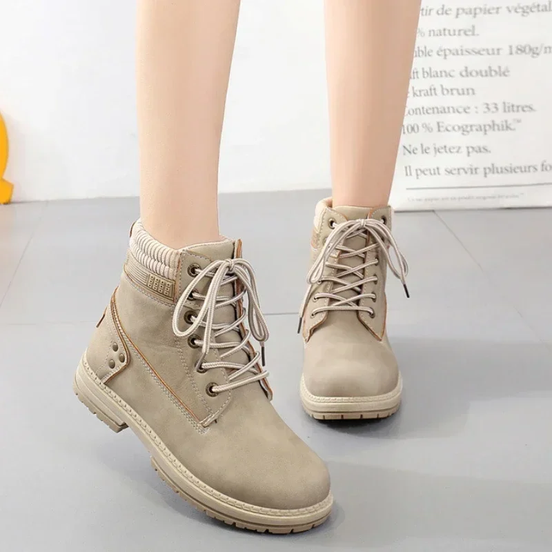 European and American Design Short Boots Women's 2026 New Flat Bottom Elevated Anti Slip Women Boots Large 36-42 Platform Boots