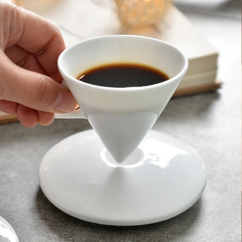 

European Bone China Coffee Cup and Saucer Set with Spoon Concentrated Small Cup Personality Living Room Coffee Table Decoration