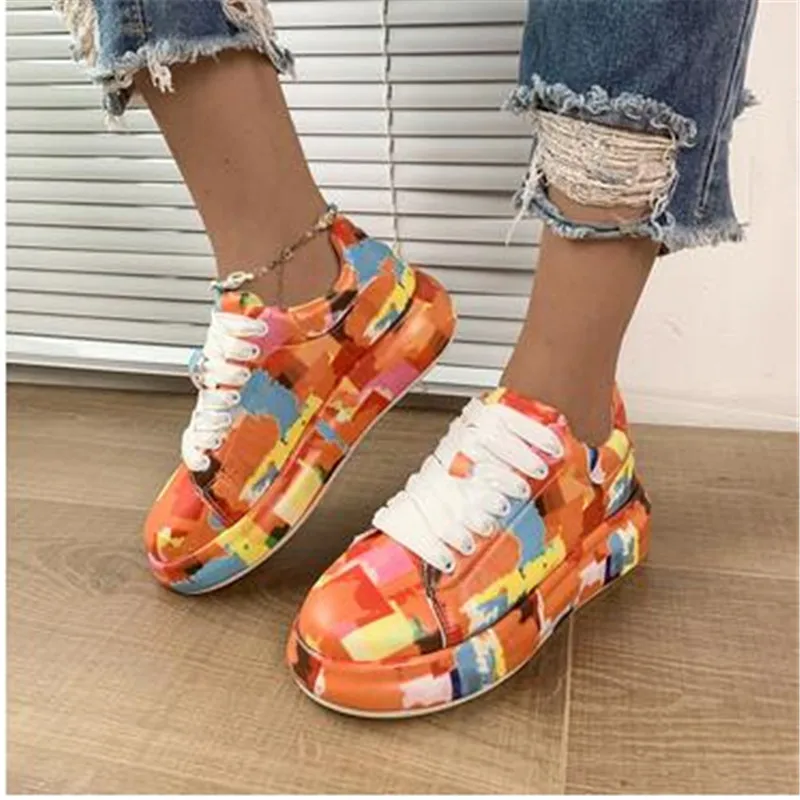 

Thick-soled Increased Women's Sports Shoes Women New Women's Hand-painted Graffiti White Shoes Outdoor Casual Shoes Plus Size 43