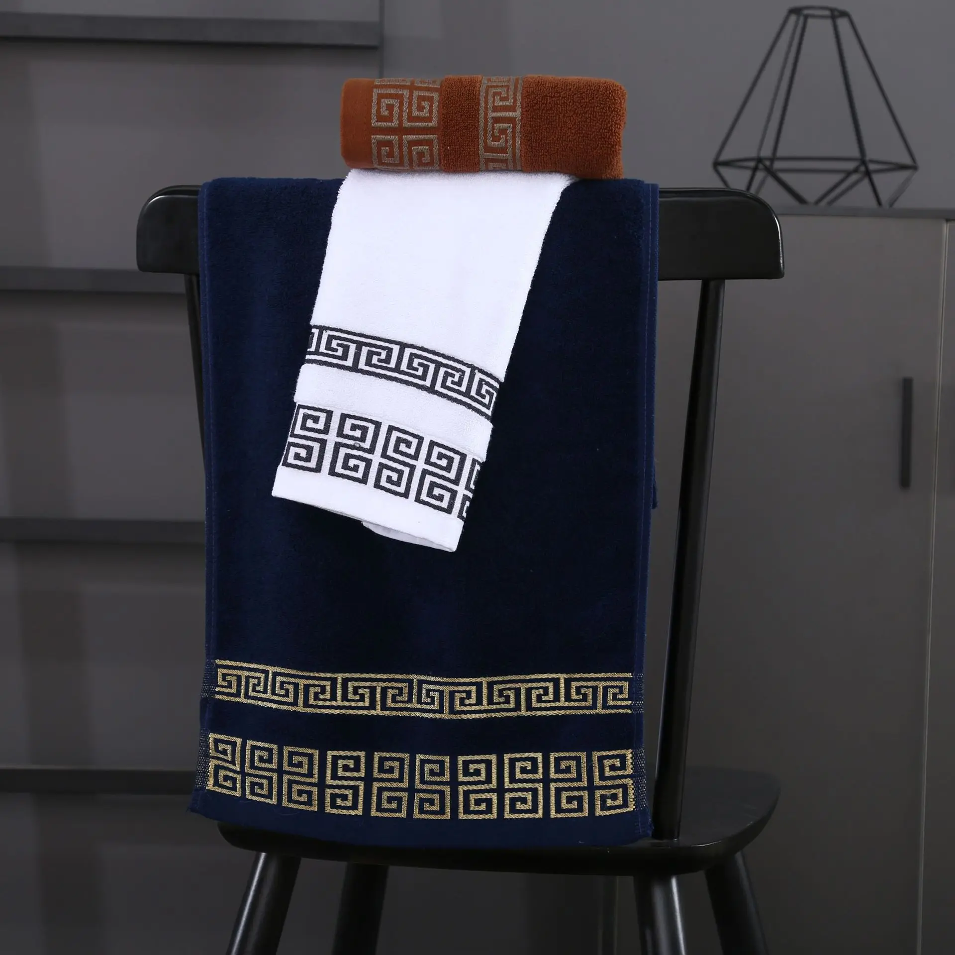 Bath Towels Cotton Towel 70x140cm Large Bath Towel 100% Cotton Geometric Embroidered Thick Soft Absorbent Luxury Hotel and Spa Bathroom Towel Blue White