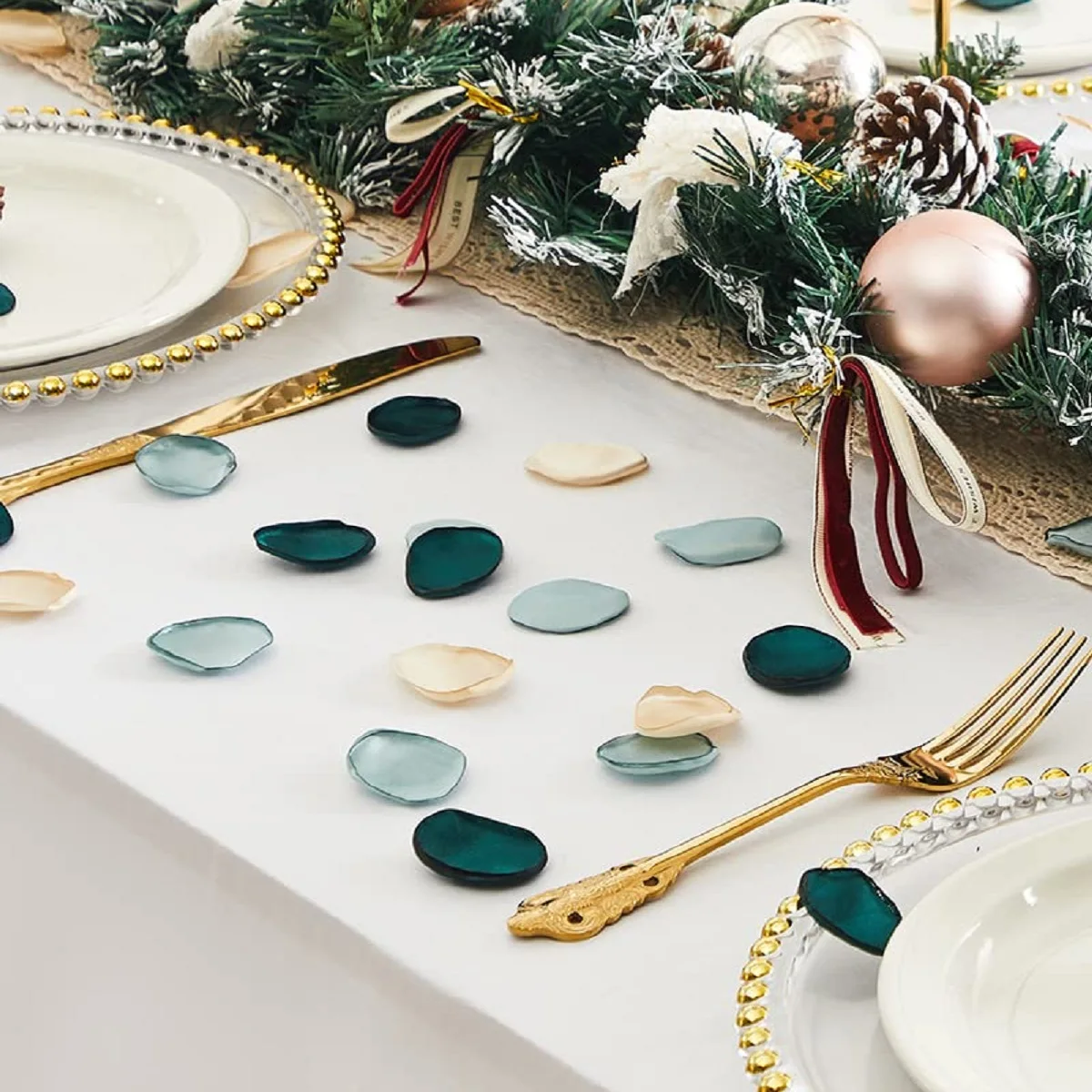 Elegant Green and Gold Silk Rose Petals for Special Occasions and Decorations