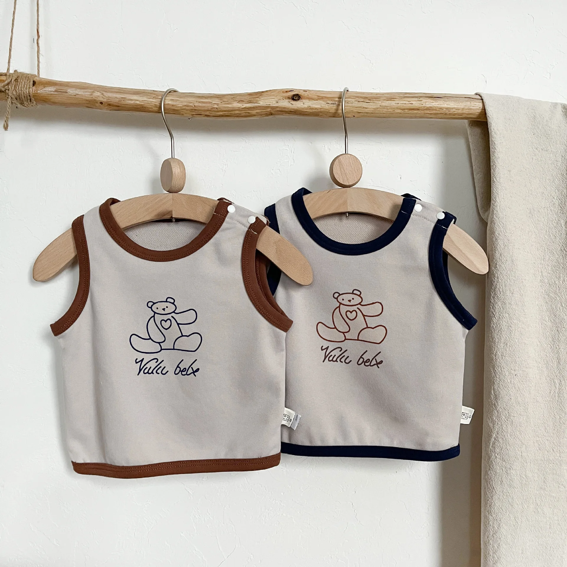 

Baby Boys Vest Spring Autumn 2024 New Korean Infant Boys Shoulder Top Cotton Teddy Bear Printed Toddler Boys Waistcoat